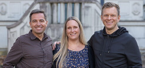 Teamfoto mit Daniela Baron-Breu Geschäftsführerin der abc cross media und Geschäftsführern der ESYON Ronny Büchner und Oliver Pankrath