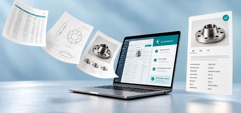 KI-Assistent-System zur Produktdatenpflege: Laptop zeigt Interface mit Checklisten, umgeben von technischen Dokumenten, Produktzeichnungen und Metallflanschen mit Produktdatenblatt